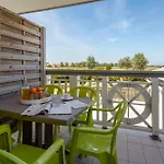 Aparthotel Pierre & Le Chant Des Oiseaux 3*