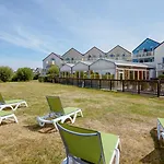 Aparthotel Pierre & Le Chant Des Oiseaux 3*