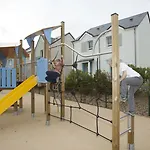 Aparthotel Pierre & Le Chant Des Oiseaux 3*