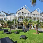 Pierre & Le Chant Des Oiseaux Aparthotel 3*