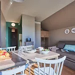 Pierre & Le Chant Des Oiseaux 3*