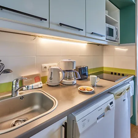 Pierre & Le Chant Des Oiseaux Apart Otel