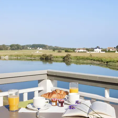 Pierre & Le Chant Des Oiseaux Apart Otel