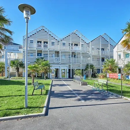 Pierre & Le Chant Des Oiseaux Apart Otel 3*