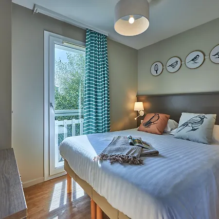 Pierre & Le Chant Des Oiseaux Apart Otel