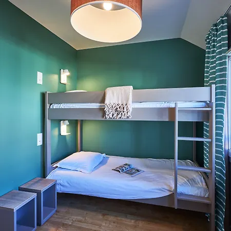 Pierre & Le Chant Des Oiseaux 3*