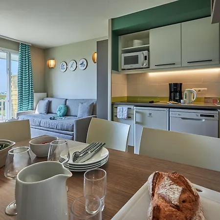 Pierre & Le Chant Des Oiseaux Apart Otel 3*