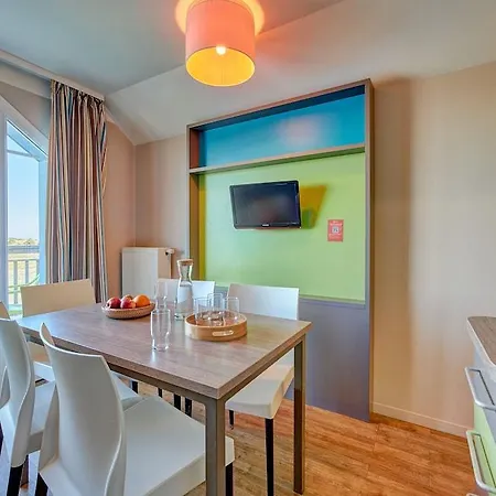 Aparthotel Pierre & Le Chant Des Oiseaux 3*