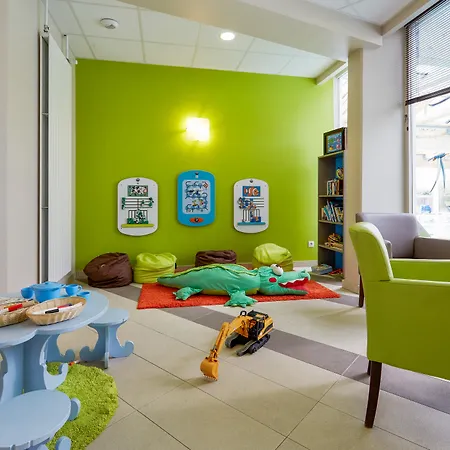 Apartmanhotel Pierre & Le Chant Des Oiseaux 3*