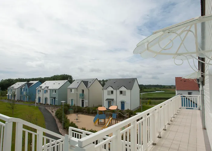 Pierre & Le Chant Des Oiseaux Courseulles-sur-Mer