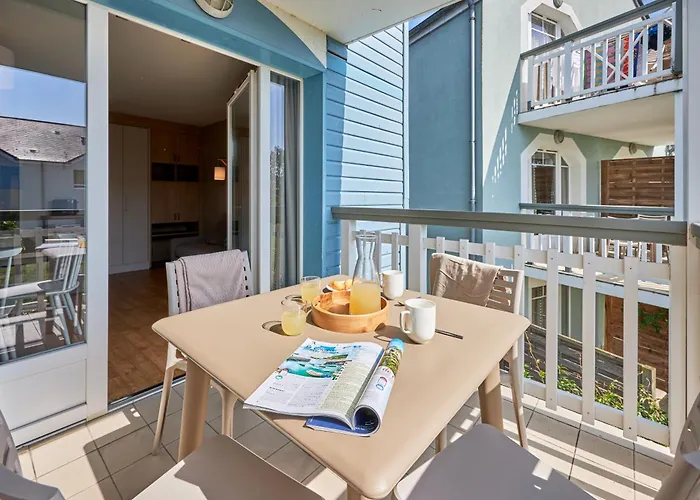 Pierre & Le Chant Des Oiseaux Aparthotel 3*