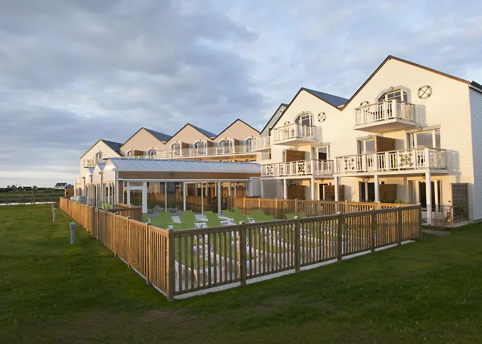 Pierre & Le Chant Des Oiseaux Aparthotel 3*