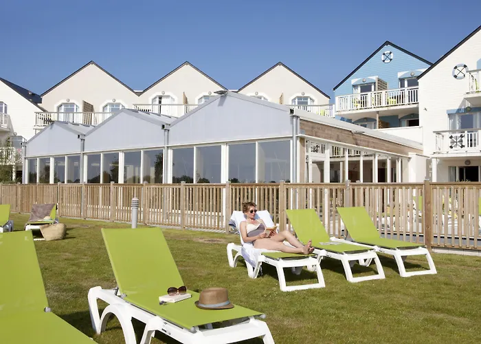 Pierre & Le Chant Des Oiseaux 3*