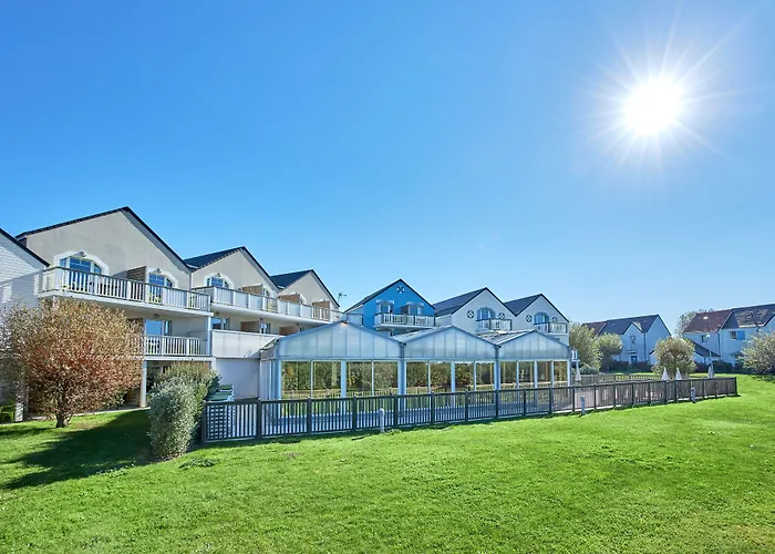 Pierre & Le Chant Des Oiseaux Lägenhetshotell 3*