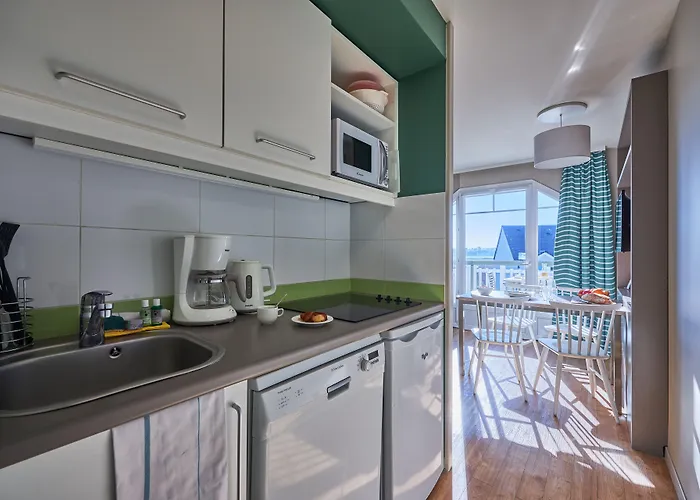 Pierre & Le Chant Des Oiseaux Courseulles-sur-Mer