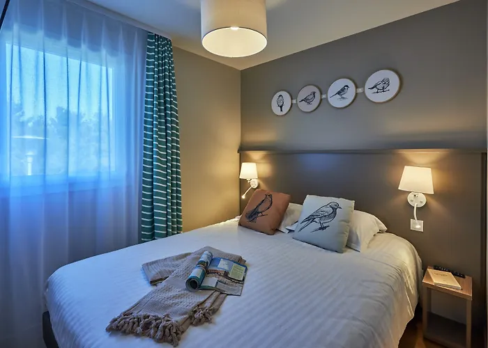 Aparthotel Pierre & Le Chant Des Oiseaux 3*