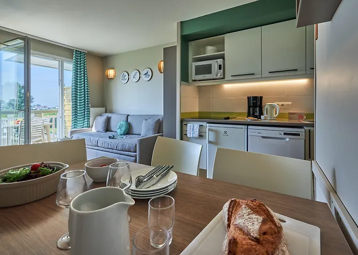 Pierre & Le Chant Des Oiseaux Aparthotel 3*