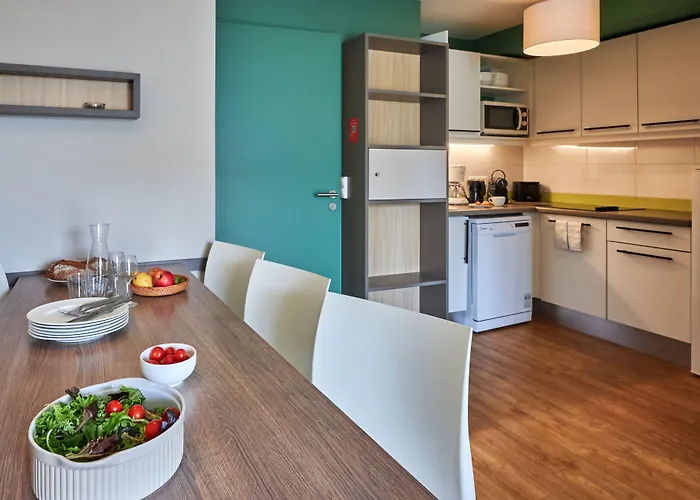 Lägenhetshotell Pierre & Le Chant Des Oiseaux 3*