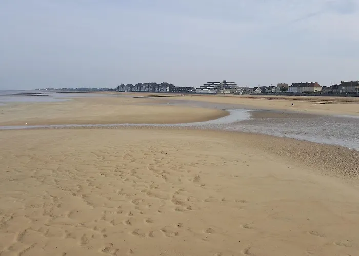 Pierre & Le Chant Des Oiseaux Lägenhetshotell Courseulles-sur-Mer
